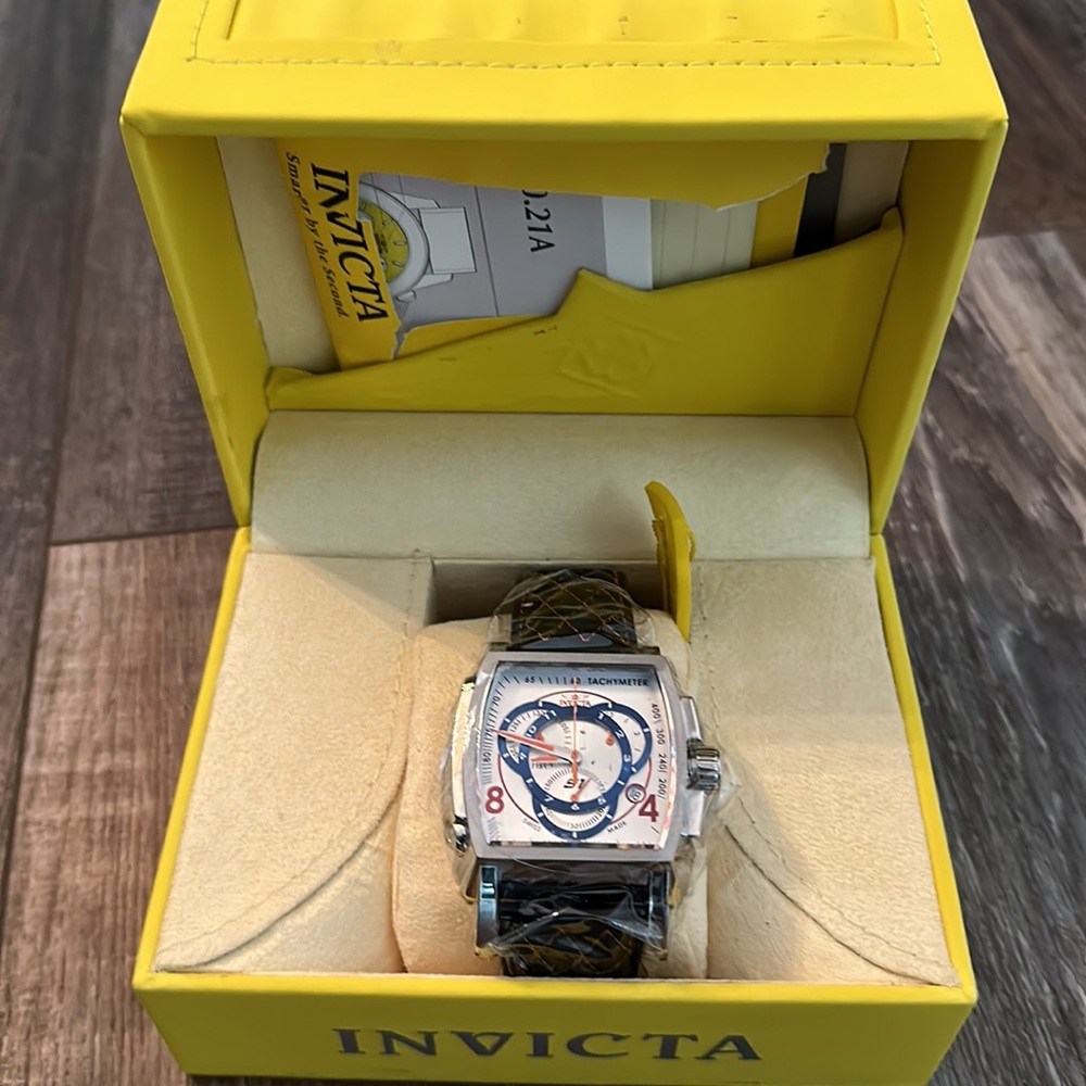NEW with box Invicta S1 Rally watch - Picture 2 of 6